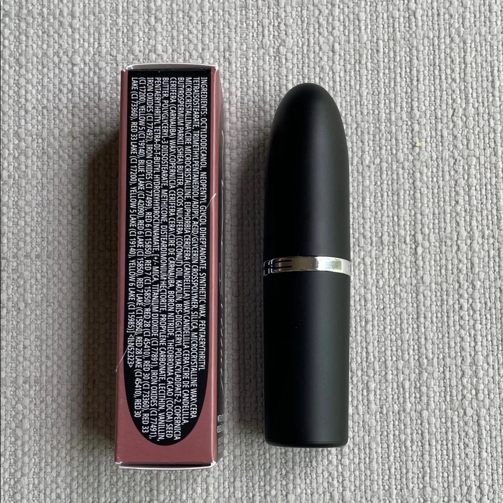 MAC Cosmetics 669 warm teddy silky matte Lipstick
